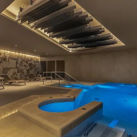 Benalus Ii Luxury Apartment